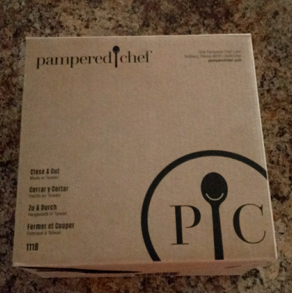 Pampered Chef Close & Cut
